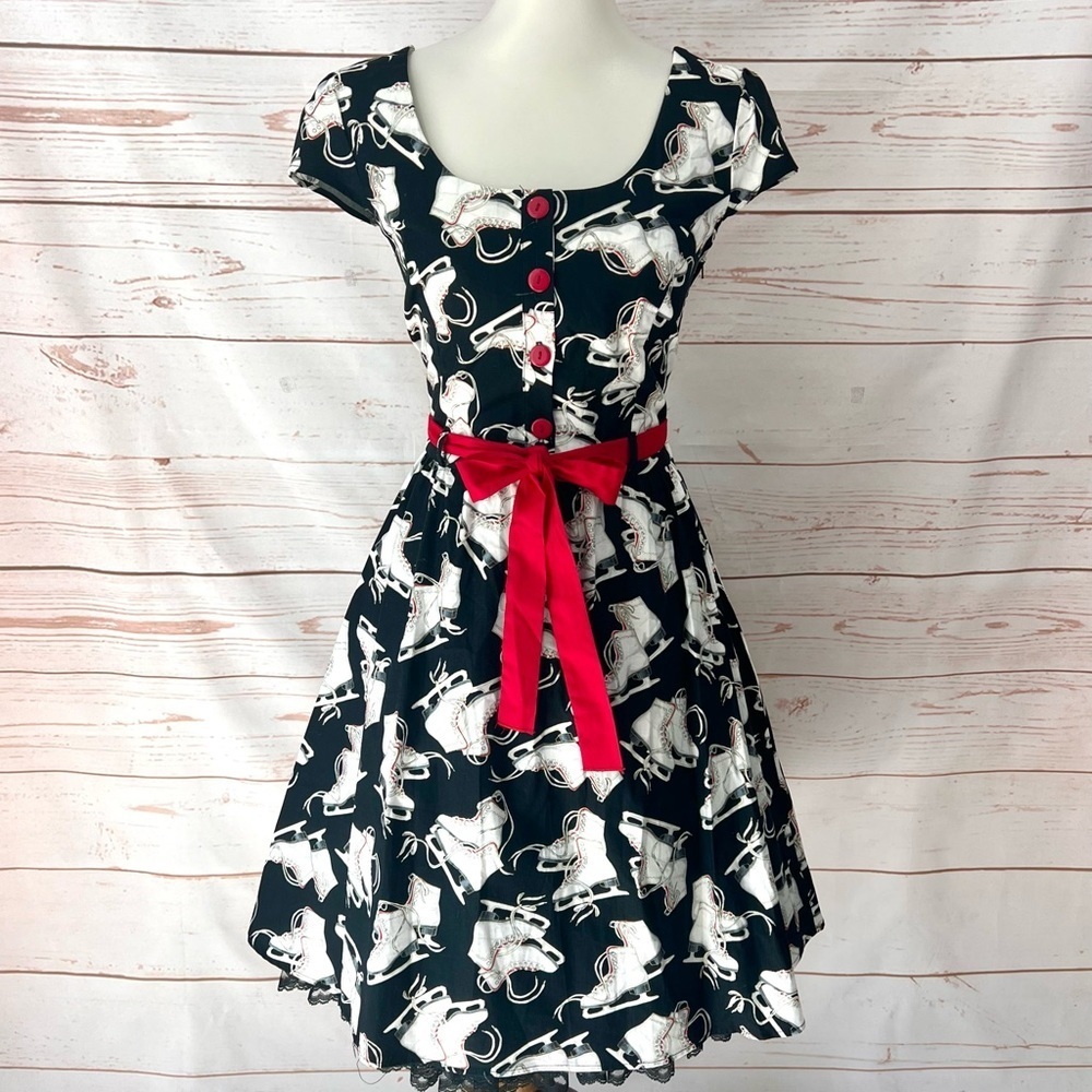 NWT Modcloth Retrolicious Retro Ice Skate Skating Bombshell Swing Dress